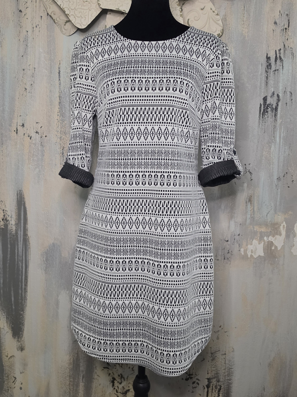 Speechless Black and White Geometric Midi Shift Dress Size 11